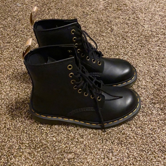 Dr. Martens Shoes - NWOT Dr. Martens